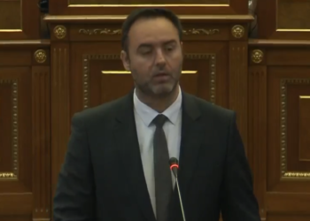 Konjufca: Shembja e gurit të kufirit me çizmet e komandantit Agim Ramadani e Sali Qekaj, ishte njëra nga ngjarjet më historike të luftës së UÇK-së