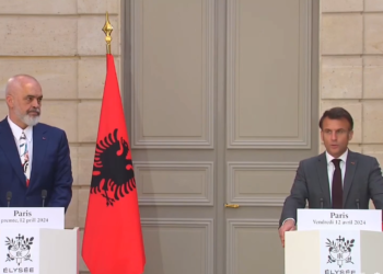 Macron e vlerëson të rëndësishme për rajonin, normalizimin e raporteve Kosovë-Serbi