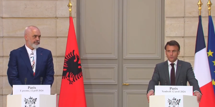 Macron e vlerëson të rëndësishme për rajonin, normalizimin e raporteve Kosovë-Serbi