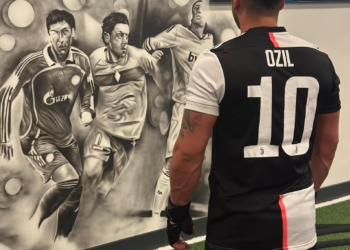 Ozili me fanellë të Juventusit – “Më mungon vetëm ky klub në karrierën time”