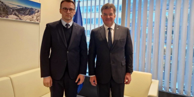 Nis takimi i Lajçakut me Petkoviqin