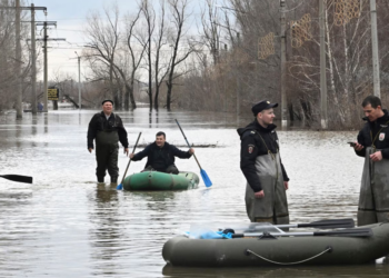 Kremlini paralajmëron më të keqen pas përkeqësimit të vërshimeve në Rusi