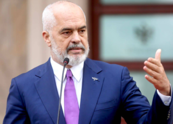 Me ftesë të presidentit Macron, Rama nis vizitën dyditore në Francë