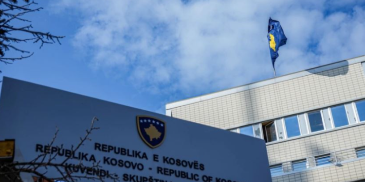 Sot shqyrtohet Projektligji për tekste shkollore