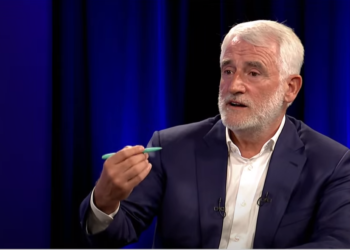 Thaçi thotë se Kurti po ndërhyn në Maqedoni për shkak të vendimeve të vështira për Kosovën