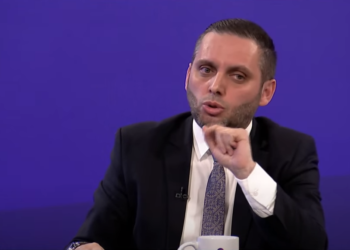 Klinaku: Nuk bëhet mbrojtja e gruas prej grave duke i sulmu burrat