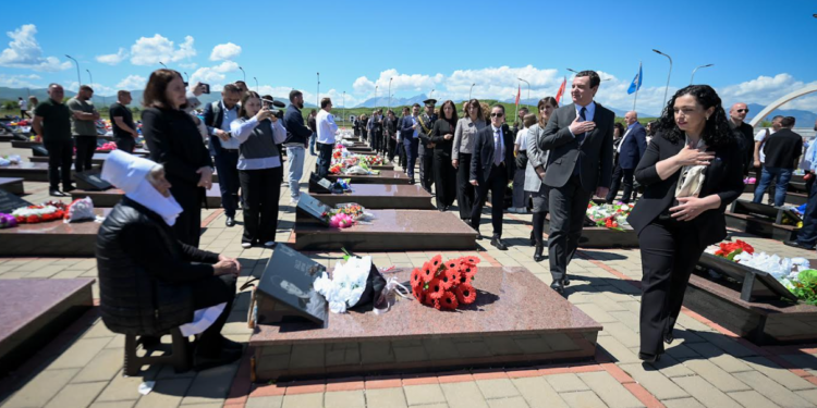 Kurti në Mejë: Po luftojmë kundër propagandës së Serbisë