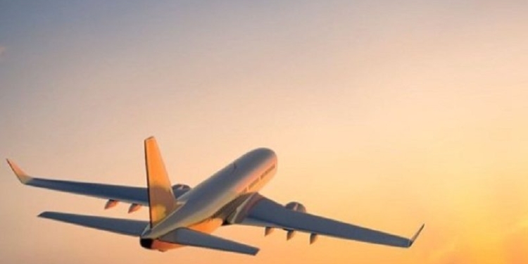 Vdes një grua gjatë fluturimit nga Zvicra në Kosovë