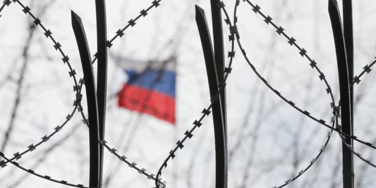 Rusia e kërcënon Perëndimin se do të përgjigjet “ashpër”, nëse i konfiskohen asetet