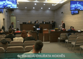 Ish-ministrja, Dhurata Hoxha del në Gjykatë për dyshimet në lidhje me keqpërdorim të detyrës zyrtare