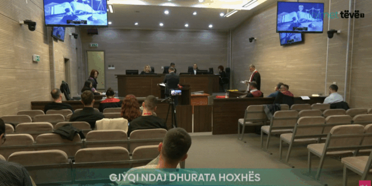 Ish-ministrja, Dhurata Hoxha del në Gjykatë për dyshimet në lidhje me keqpërdorim të detyrës zyrtare