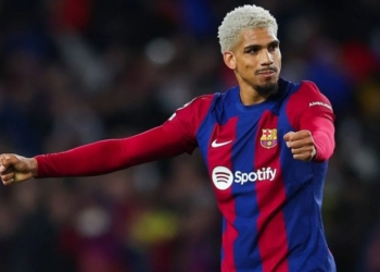 Ronald Araujo afër largimit nga Barcelona? Agjenti i tij në bisedime me klubin e njohur