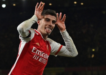 Arsenali “shkel” Chelsean, kthehet në krye të Premier Leagues