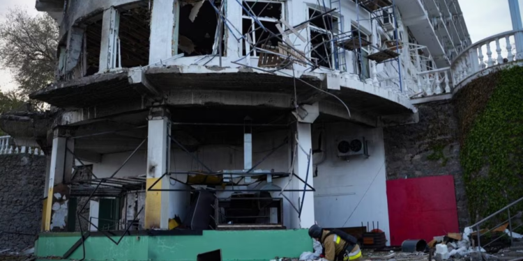 Rusia i vazhdon bombardimet ndaj infrastrukturës energjetike të Ukrainës