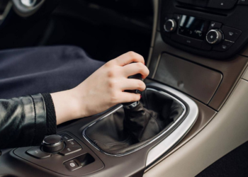 Shoferit i gjendet lëndë narkotike në ndërruesin e shpejtësisë