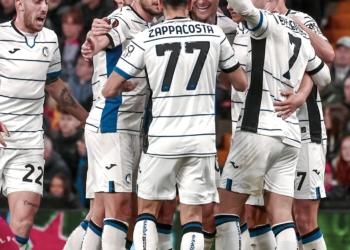 Atalanta shokon Liverpoolin në “Anfield”, fiton edhe Roma