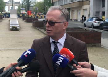 Bislimi: Kosova pajtohet me propozimin e BE-së për dinarin, Serbia kërkon kohë shtesë