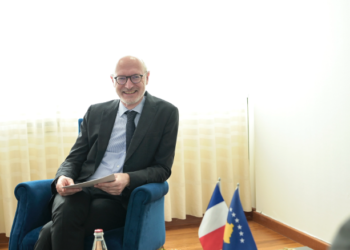 Ambasadori francez: Respektimi i vlerave të Kushtetutës, çelësi për një shtet ligjor efektiv