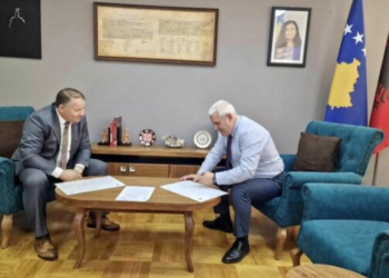 Sveçla me Hoxhën dhe Hodajn, diskutojnë mbi raportet e inspektimeve të IPK-së për Policinë e Kosovës