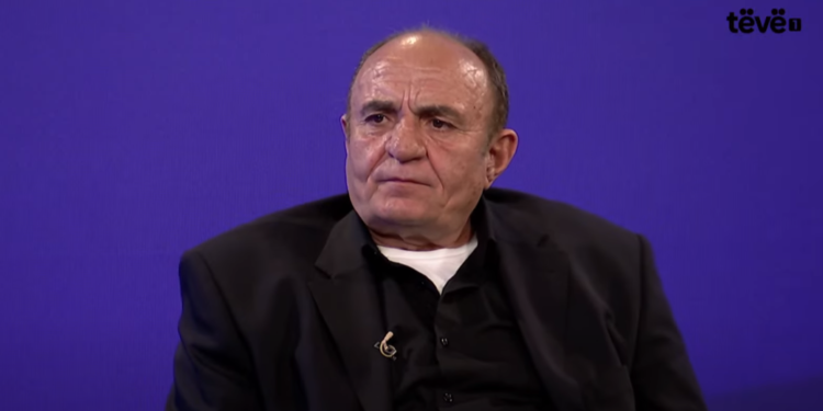 Geci me rrëfim emocional: Adem Jashari figurë emblematike që rrallë gjendet