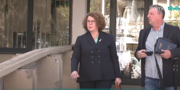 Ministrja Hajdari në Prokurorinë Speciale