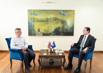 Kurti pret ambasadorin britanik, fokusi te anëtarësimi i Kosovës në KiE