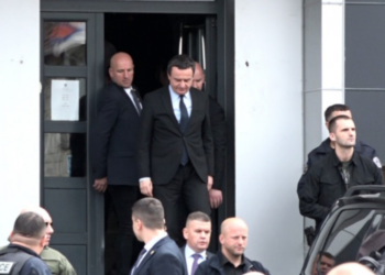 Kurti viziton Zubin Potokun e Leposaviqin