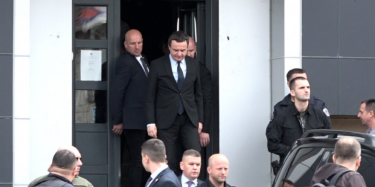 Kurti viziton Zubin Potokun e Leposaviqin