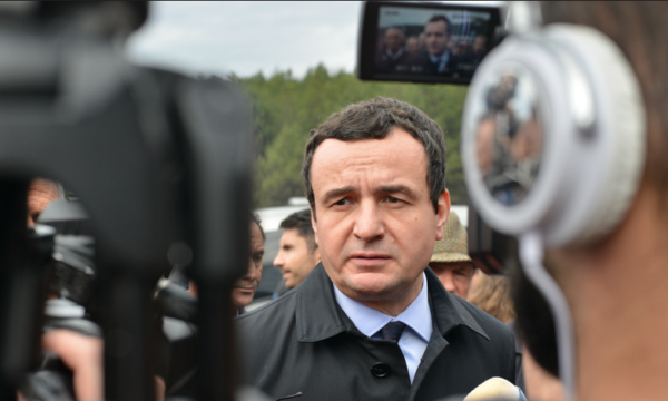 Kurti nderon të rënët në Koshare dhe Kaçanik