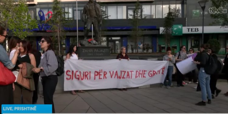 Marsh protestues për vrasjen e Erona Coklit