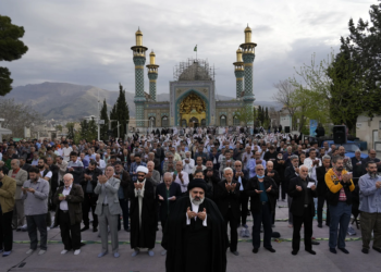 Bota myslimane feston Fitër Bajramin