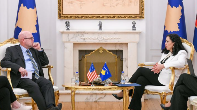 Osmani e Hovenier diskutojnë për anëtarësimin e Kosovës në KiE