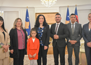 Osmani uron romët në ditën e tyre, pret deputetin Erxhan Galushi nga ky komunitet