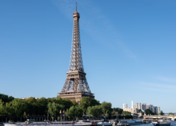 Policia në Paris thotë se po e fiton luftën kundër krimit afër Kullës Eiffel