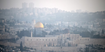 Pamje panoramike e qytetit të vjetër të Jerusalemit, mëngjesin e 14 prillit
