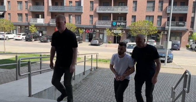 Një muaj paraburgim për të dyshuarin që vrau 21-vjeçaren në Ferizaj