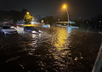 Reshjet shkaktuan ndërprerje të trafikun në Ankara