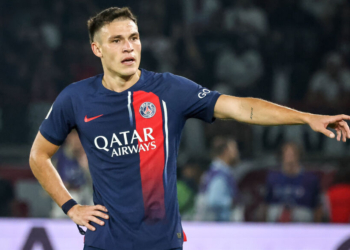 Juventusi nis negociatat për Ugarten