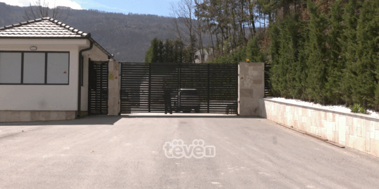 “Pasuria multimilonëshe e Radojiçiqit  i kaloi shtetit”, Sveçla e Haxhiu vizitojnë vilën e konfiskuar në veri