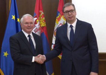Vuçiq takon ambasadorin Hill, flasin për dialogun Kosovë-Serbi