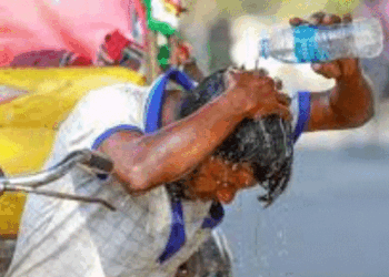 Vapa përvëluese mbyll shkollat për 33 milionë fëmijë në Bangladesh