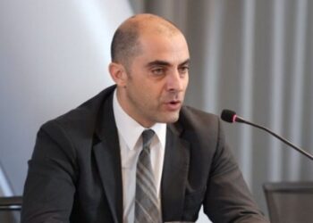 Sulmohet fizikisht avokati i Sali Berishës