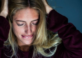 Këto janë simptomat që i paraprijnë një krize nervore