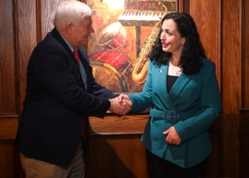 Osmani takohet me kongresmenin republikan, diskutojnë për zhvillimet në Kosovë