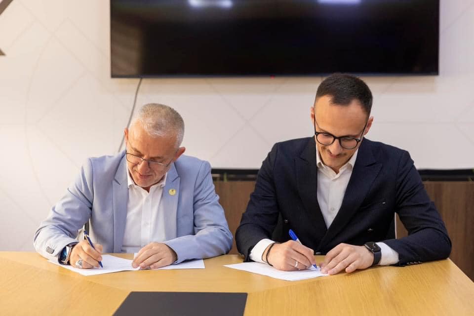 Komuna e Gjilanit dhe “Jetimat e Ballkanit” nënshkruajnë marrëveshje për projektin mbi 3.5 milionë euro
