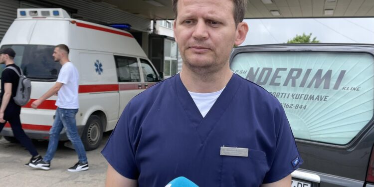 Një nga të plagosurit në Pejë në gjendje shumë të rëndë-flasin nga QKUK