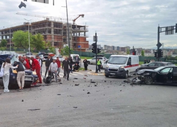 Aksident trafiku në Prishtinë, lëndohen gjashtë persona