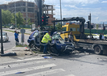 Aksidenti në Prishtinë, njëri prej të lënduarve në gjendje të rëndë shëndetësore