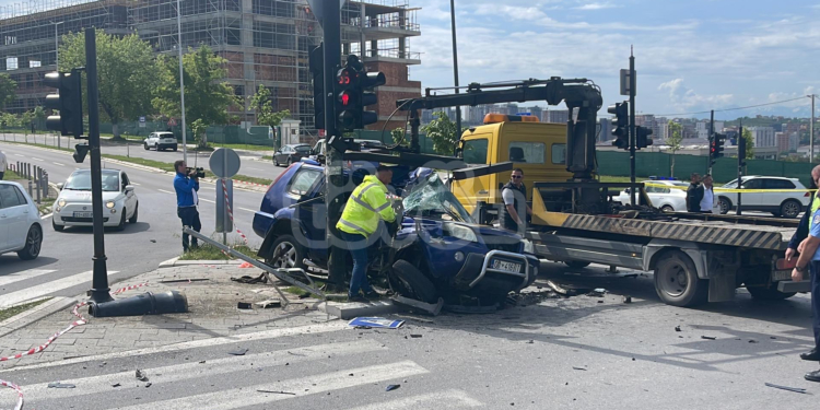 Aksidenti në Prishtinë, njëri prej të lënduarve në gjendje të rëndë shëndetësore