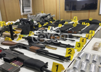 Policia kap sasi të madhe armatimi në veri, AKI informoi Policinë